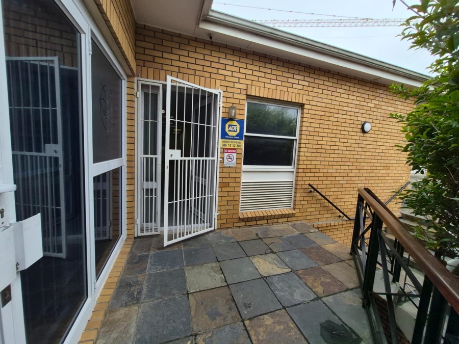 To Let Commercial Property for Rent in Pinelands Western Cape